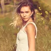 [FOTO] Cantik & Feminin, Miley Cyrus Jadi Model Liam Hemsworth