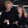 Kencan Romantis di Pantai Malibu, Miley Cyrus Peluk Manja Cody Simpson
