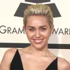 Buat Miley Cyrus, Janganlah Terlalu 'Aneh' dan Unik!