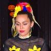 Rencana Bugil Miley Cyrus di Muka Umum Disebar Luaskan Pria Ini