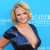 Blake Shelton Pacari Gwen Stefani, Miranda Lambert Galau Akut?