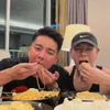 Momen Boy William dan Jackson Wang Makan Spaghetti Pakai Nasi, Anak Kosan Style