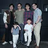 Momen Dewi Yull Dapat Suprise dari Surya Sahetapy Setelah 3 Tahun Tidak Pulang ke Indonesia
