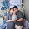 Momen Putri Isnari Momong Sang Anak, Bersenandung - Memeluk dan Mencium Putranya