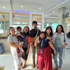 7 Potret Nathana Ghaza Anak Bungsu Lydia Kandou Bareng Istri dan Anak, Harmonis Meski Jauh dari Sorotan