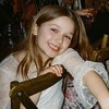 Bakal Jadi Kakak Ipar, Nicola Peltz Tulis Pesan Manis untuk Harper Beckham