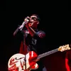 Nostalgia 30 Tahun Superman Is Dead, Bobby Pamer Gitar Bersejarah di Atas Panggung