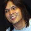 Benarkah Suara Once Mirip Chrisye?
