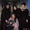 7 Potret Amora Lemos di Konser Krisdayanti, Tampil Manglingi - Cantik Pakai Dress Hitam