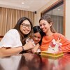 7 Potret Sakura Kato Adik Bungsu Yuki Kato yang Jarang Tersorot, Kini Beranjak Remaja - Paras Cantiknya Indonesia Banget
