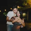 8 Potret Kejutan Ultah Julian Jacob Malam-Malam di Taman, Sang Anak yang Masih Bayi Juga Ikut Dibawa