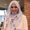 Terpisah Jeruji, Seleb Cantik Ini Jalani Ramadan Tanpa Suami
