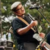 Keluarga dan Para Musisi Antarkan Jenazah Ade Paloh ke Peristirahatan Terakhir