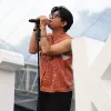 Pengalaman Baru Nonton Konser, Dengarkan Musik Sambil Nikmati Sunset Di Kebun