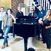 Digawangi Penyanyi Top Indonesia, 7 Bintang + Rilis Single Baru Buatlah Dunia Tersenyum Kembali