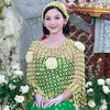 10 Momen Siraman Jelang Pernikahan Glenca Chysara, Kental Nuansa Adat Jawa - Calon Pengantin Cantik Banget