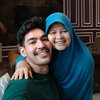 10 Potret Kedekatan Robby Purba dan Ibunya yang Bikin Mewek, Setia dan Telaten Rawat Sang Anak Usai Jalani Operasi Tumor Payudara 