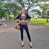 6 Potret Cantik Cinta Laura Pakai Batik di Istana Negara, Bertemu Juru Bicara Presiden - Netizen Doakan Jadi Menteri