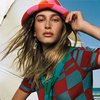 7 Foto Hailey Baldwin di Pemotretan Terbaru Vogue, Hot Dalam Balutan Bikini dan Outfit Pantai