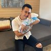 7 Potret Baby Akshay Anak Ketiga Eza Gionino Bintang Sinetron 'CINTA SETELAH CINTA', Hidungnya yang Mancung Jadi Sorotan Netizen