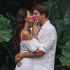 7 Potret Indah Kalalo Bagikan Foto Mesra Bareng Suami, Sempat Disangka Ciuman Sama Tom Cruise