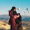 7 Potret Kemesraan Aurel Hermansyah dan Atta Halilintar Selama Liburan ke Turki, Sempat Ciuman Romantis di Cappadocia - Pakai Outfit Couple