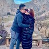 8 Potret Femmy Permatasari Bulan Madu Bareng Suami ke Turki, Romantis Berdua di Cappadocia - Pamer Ciuman Mesra