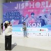 8 Potret Keramaian Antrian Fans iKON di Jakarta International Stadium, Nggak Sabar Berjumpa Idola