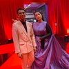 8 Potret Raffi Ahmad dan Nagita Slavina di INSERT FASHION AWARDS 2020, Momen Berdua Tanpa Rafathar - Menang Fashionable Family