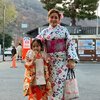 9 Foto Liburan Kristina di Jepang, Pakai Kimono - Seru-seruan Bareng Keluarga di Legoland
