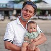 9 Potret Andhika Pratama Saat Momong Anak, Hot Daddy Ganteng yang Super Perhatian