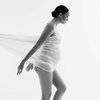 9 Potret Bumil Cantik Nadine Chandrawinata di Maternity Shoot Terbaru, Pamer Bare Baby Bump yang Makin Besar