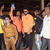 Candid Bollywood of The Week, Arjun Kapoor Jadi Sasaran Selfie Fans - Priyanka Chopra Stunning di Bandara