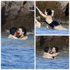 Ciuman Hingga Gendong, Demi Lovato & Pacar Super Hot Saat Liburan