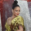 FOTO: Red Carpet Premiere 'OCEAN'S 8', Rihanna Bikin Gagal Fokus!