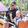 FOTO: Serunya Liburan Harper Beckham & Keluarganya ke Disneyland