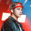 Gak Nyangka, 8 K-Pop Idol Sukses Ini Dulunya Pernah Jadi Korban Bullying: V BTS - Kang Daniel
