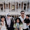 Liburan Seru Bikin Baper Arie Untung Bersama Keluarga di Turki