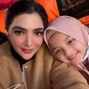 Ingin Jadi Ustazah, 8 Potret Gaya Arsy Hermansyah Selama Liburan di Turki yang Makin Cantik Pakai Hijab
