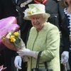 Ini Dia Beberapa Merek Yang Dipakai Oleh Ratu Elizabeth, Mewah!