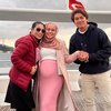 Kebersamaan Lesti dan Rizky Billar dengan Siti KDI di Turki, Goyang Bareng - Diberi Oleh-Oleh Sambal