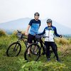 Kompak Olahraga Bareng, Intip Potret Ikke Nurjanah dan Karlie Fu yang Makin Mesra - Bersepeda di Gunung & Wisata Alam