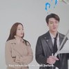 Momen Langka, Sehun EXO Malu-Malu Dikerjain Park Min Young Demi Tanda Tangan