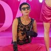 Pakai Tank Top Transparan Hingga Shirtless, Gaya Aming di Pameran Fashion Caren Delano Sukses Jadi Sorotan