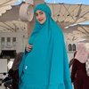 Pergi Umrah, Begini 7 Potret Cantiknya Tania Nadira Saat Kenakan Hijab