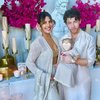Potret Diwali Priyanka Chopra dan Nick Jonas di LA, Perdana Dirayakan Bareng Baby Malti