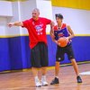 Potret Eddy Meijer Anak Maudy Koesnaedi Latihan Basket, Postur Tinggi Menjulang Jadi Sorotan