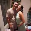 Potret Terbaru Kebahagiaan Jessica Iskandar Bersama Suami, Mesra Berdua di Kolam Renang - Vincent Verhaag Pegangi Perut Bumil yang Sudah Mulai Membesar