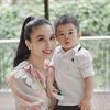 Tajir Sejak Lahir, 8 Potret OOTD Mikhael Moeis Anak Bungsu Sandra Dewi yang Makin Gemoy