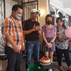 Tak Diundang, Momen Doddy Sudrajat dan Mayang Rayakan Ulang Tahun Gala di Rumah Faisal - Nyanyi dan Tiup Lilin Sendiri